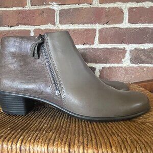 ECCO Touch 35 Warm Grey Zip Ankle Boot in Warm Grey, size 40 9/9.5